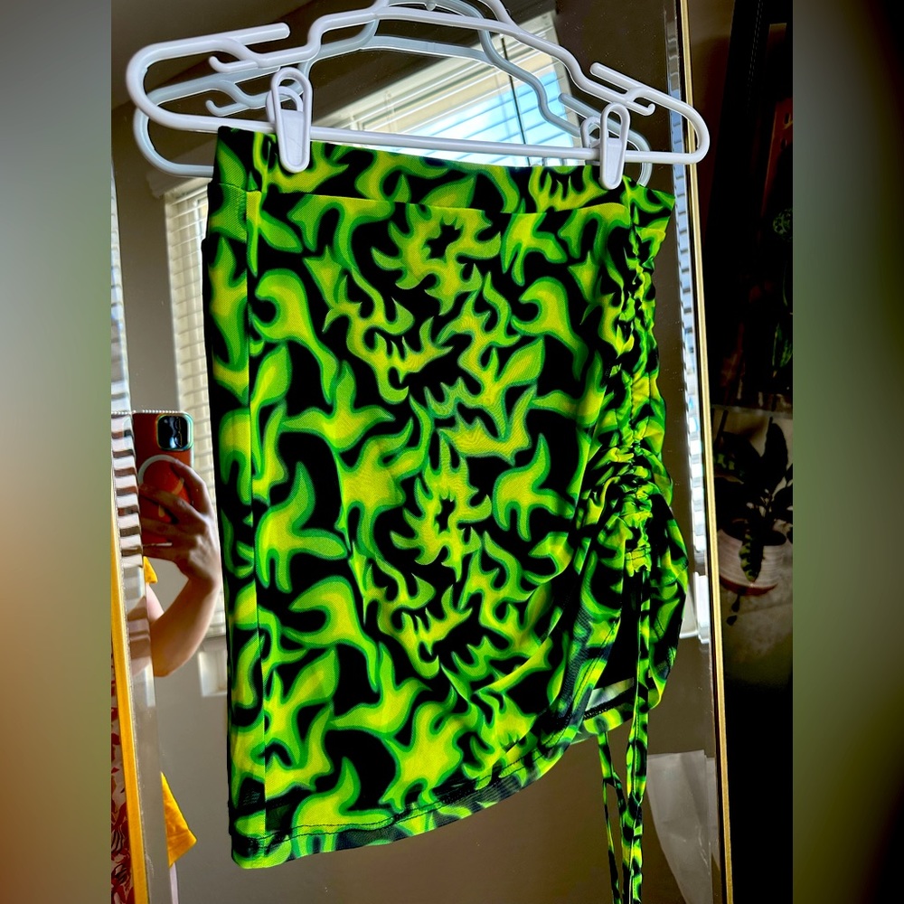 Empyre Large Green Flame Skirt